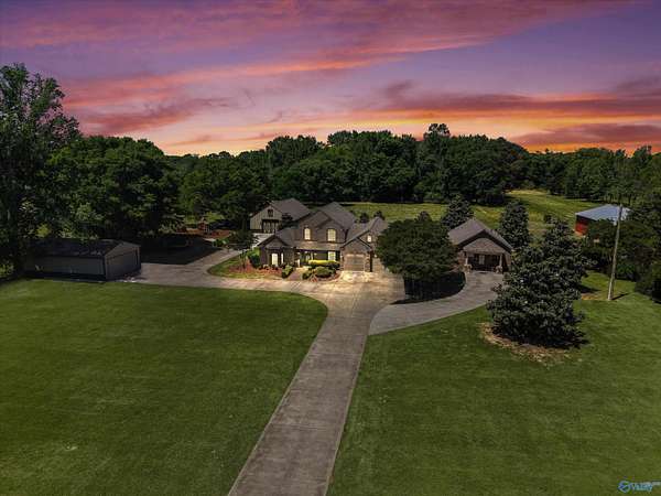 9 Acres of Land with Home for Sale in Athens, Alabama