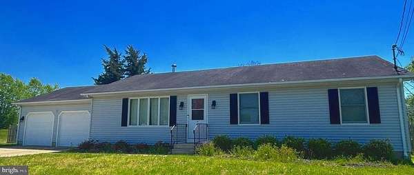 15 Acres of Land with Home for Lease in Mullica Hill, New Jersey