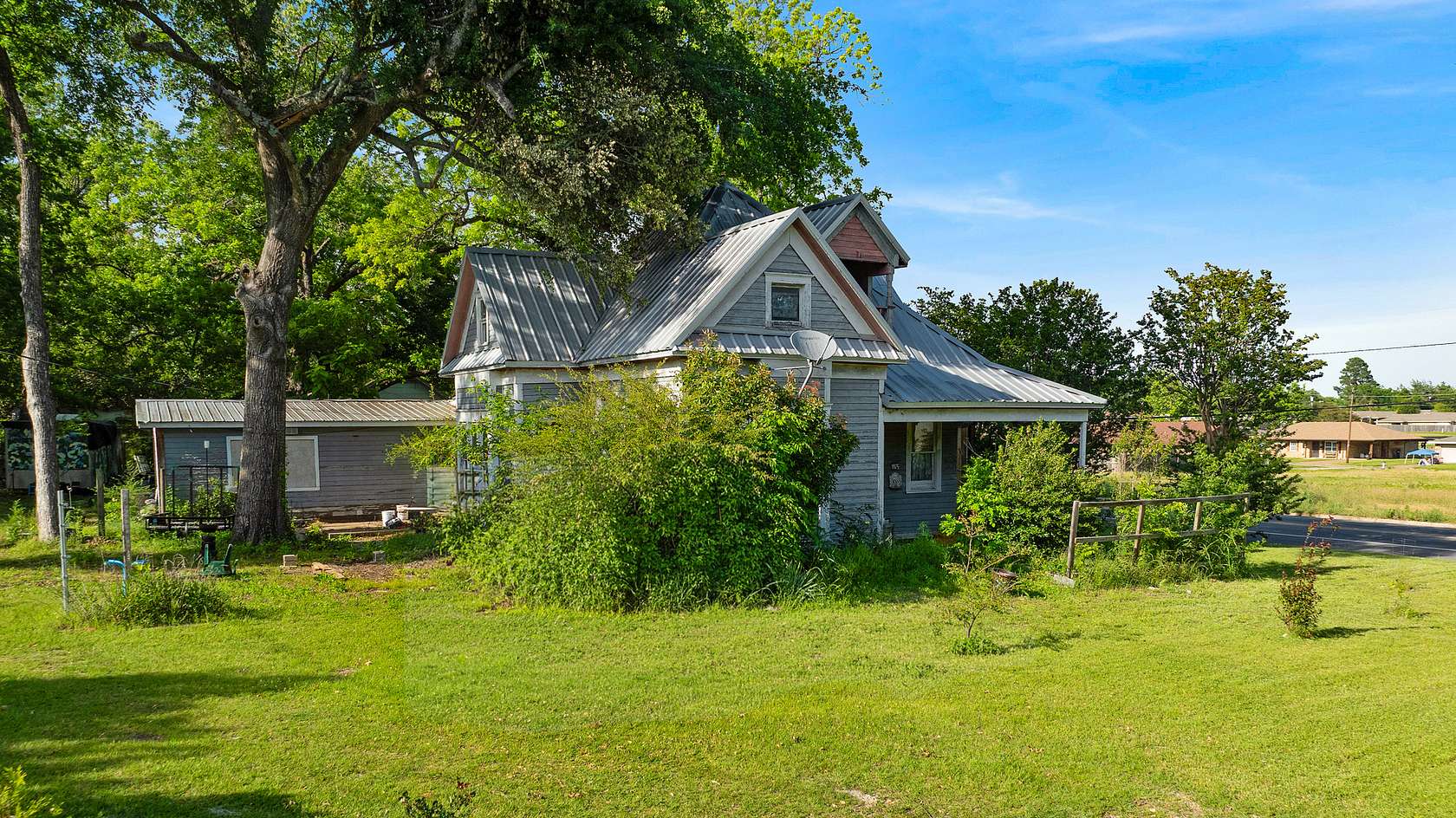 0.52 Acres of Commercial Land for Sale in Paris, Texas