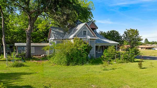 0.52 Acres of Commercial Land for Sale in Paris, Texas