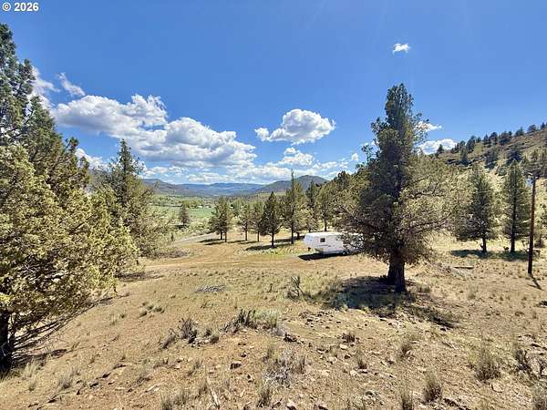 1 Acre of Residential Land for Sale in Monument, Oregon