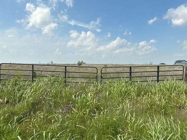 10 Acres of Land for Sale in Penelope, Texas