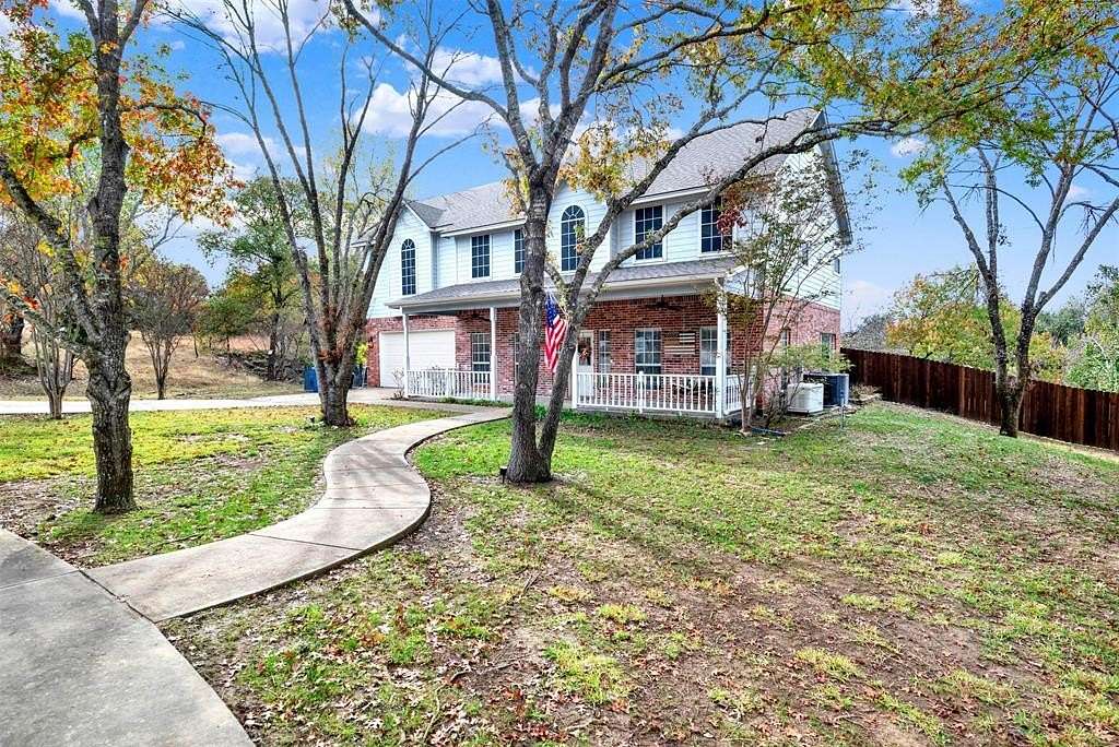 4.55 Acres of Land with Home for Sale in Willow Park, Texas