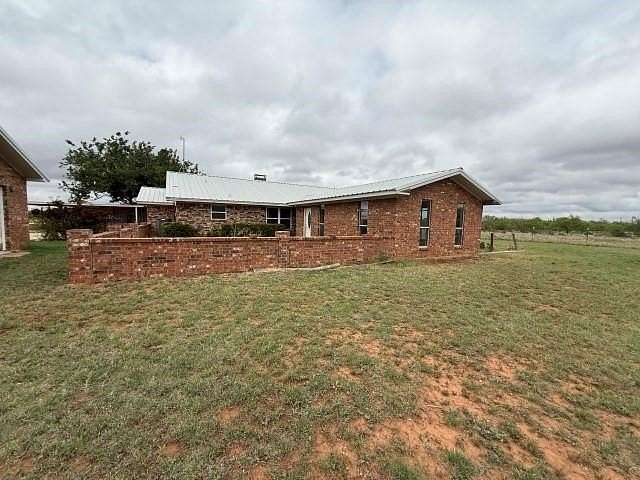 15 Acres of Land with Home for Sale in Sweetwater, Texas