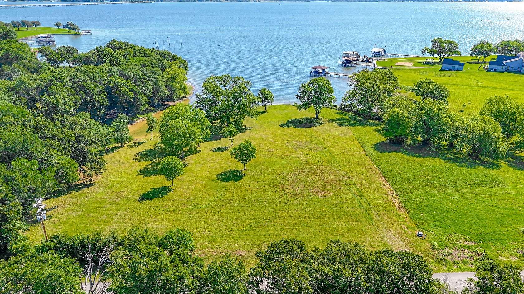 2 Acres of Residential Land for Sale in Corsicana, Texas