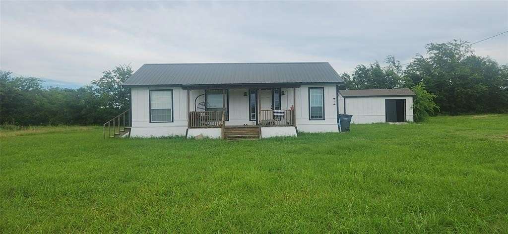 8 Acres of Land with Home for Sale in Lone Oak, Texas