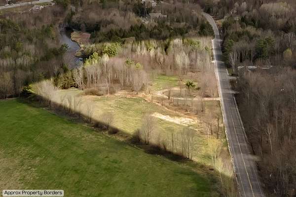 4.7 Acres of Residential Land for Sale in Farmington, Maine