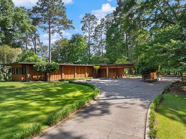 15.7 Acres of Land with Home for Sale in Jasper, Texas
