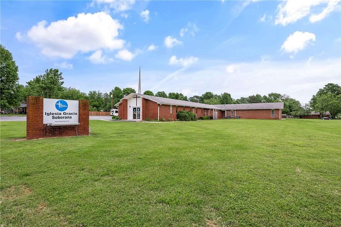 3 Acres of Improved Residential Land for Sale in Springdale, Arkansas