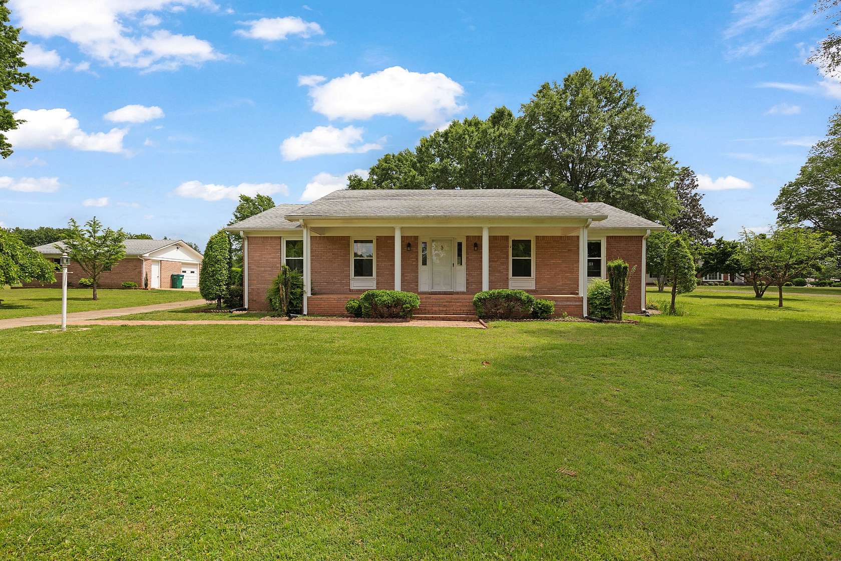 1.58 Acres of Land with Home for Sale in Huntingdon, Tennessee