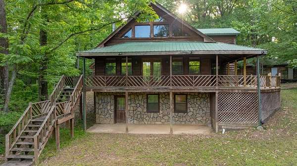 5.7 Acres of Land with Home for Sale in Coldwater, Mississippi