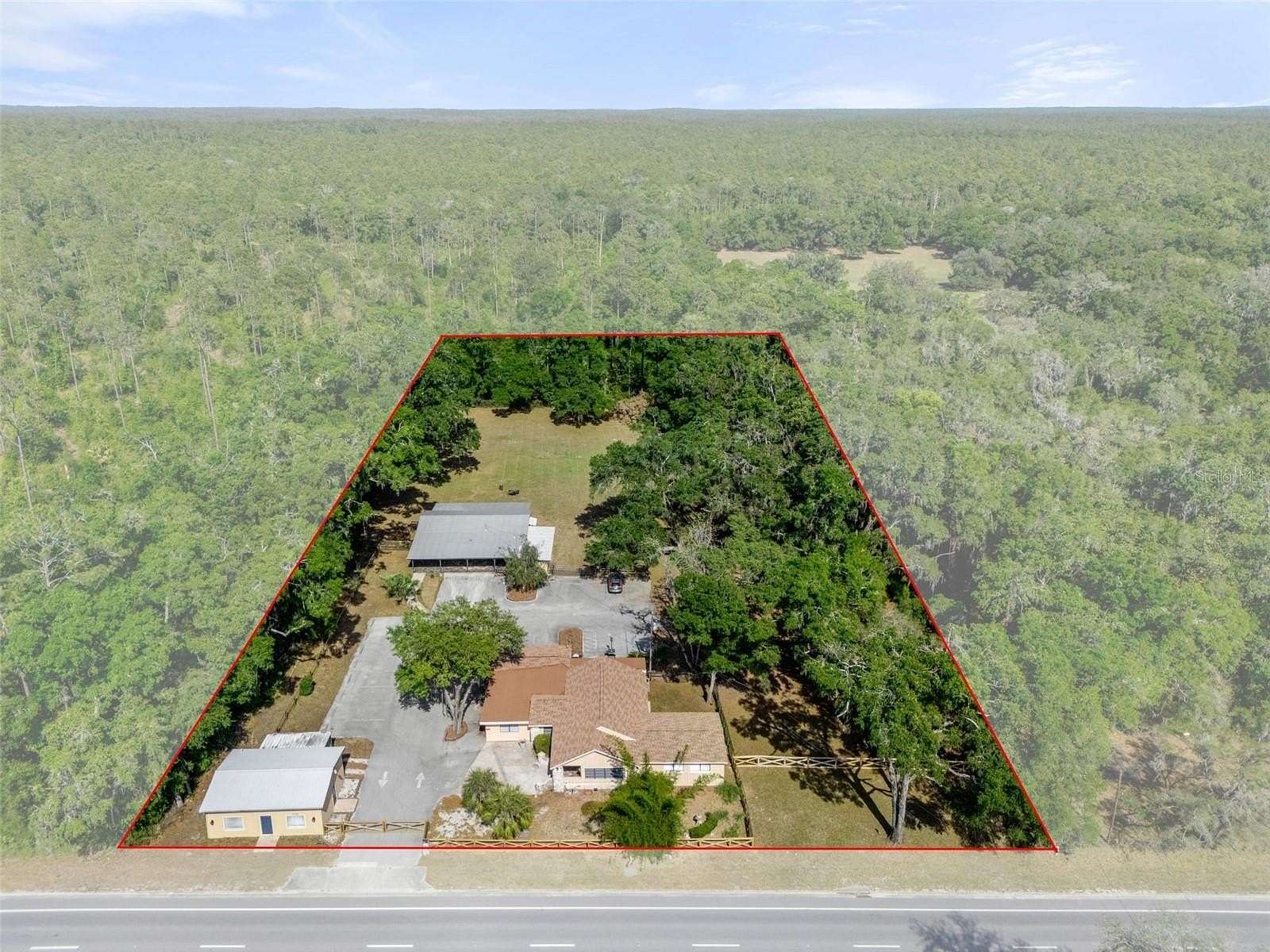 2 Acres of Improved Mixed-Use Land for Sale in Lecanto, Florida
