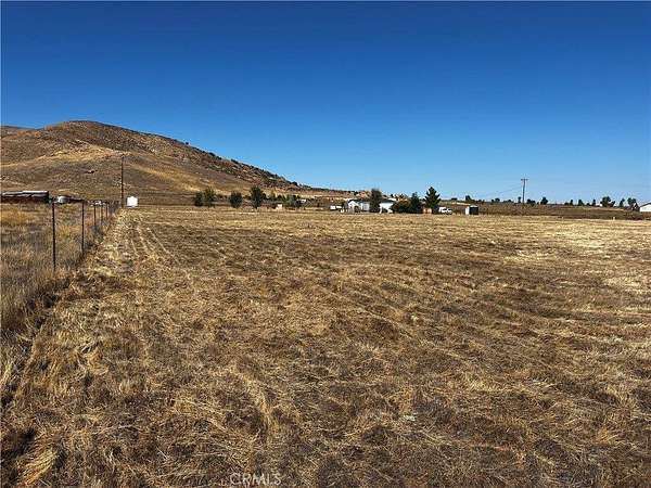 2.5 Acres of Land for Sale in Santa Margarita, California