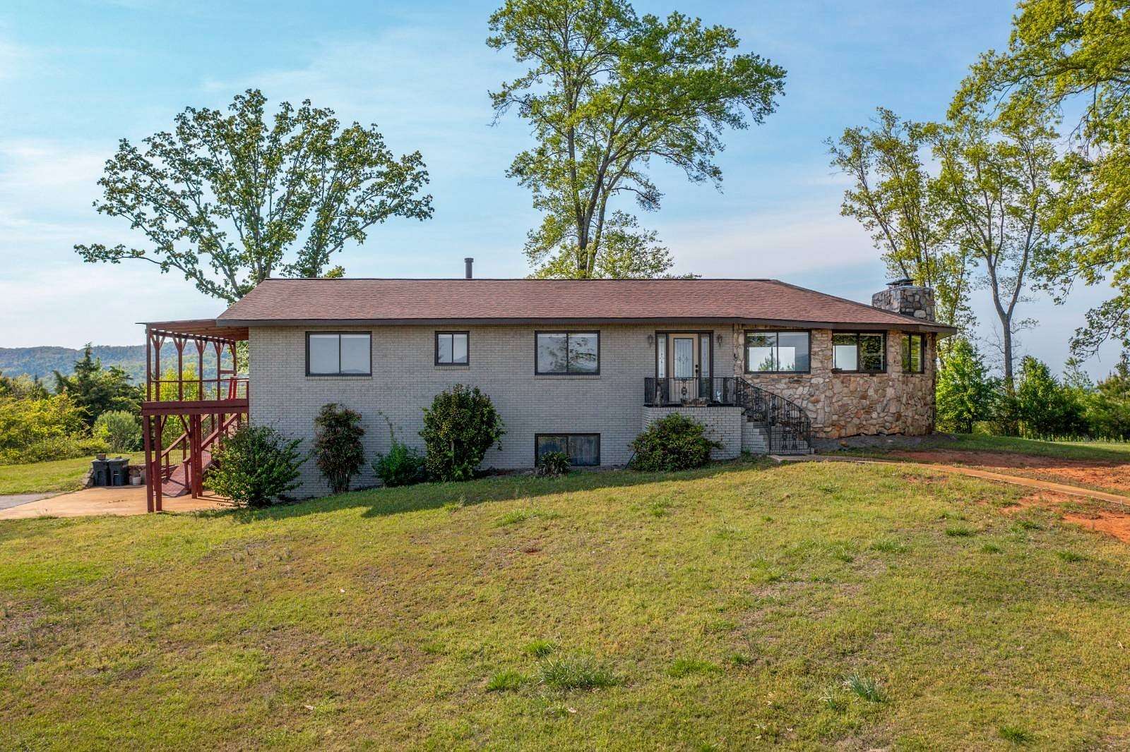 31 Acres of Recreational Land with Home for Auction in Anniston, Alabama