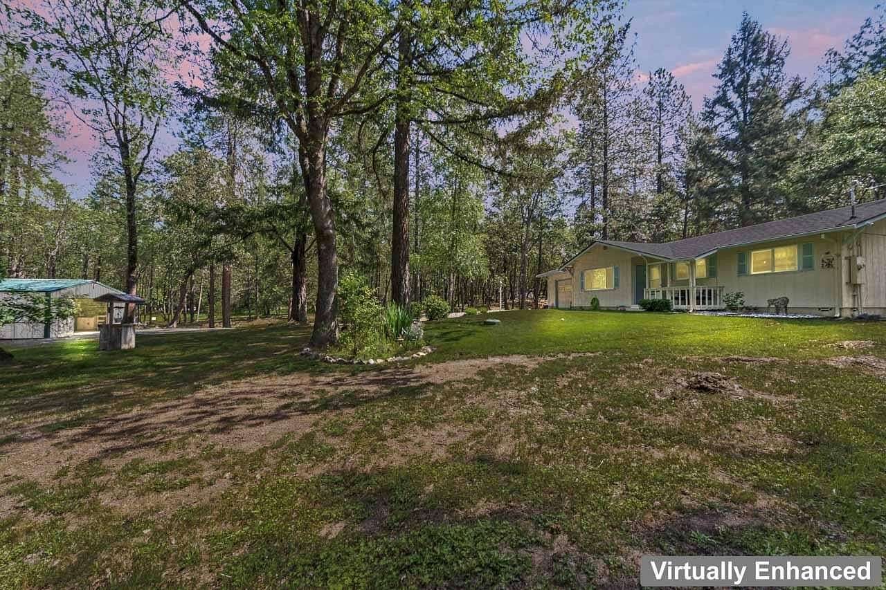 4 Acres of Land with Home for Sale in Grants Pass, Oregon