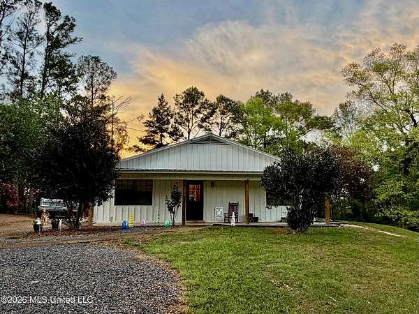 4 Acres of Land with Home for Sale in Summit, Mississippi