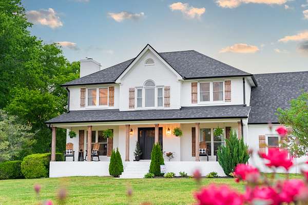 4.3 Acres of Land with Home for Sale in Columbia, Tennessee
