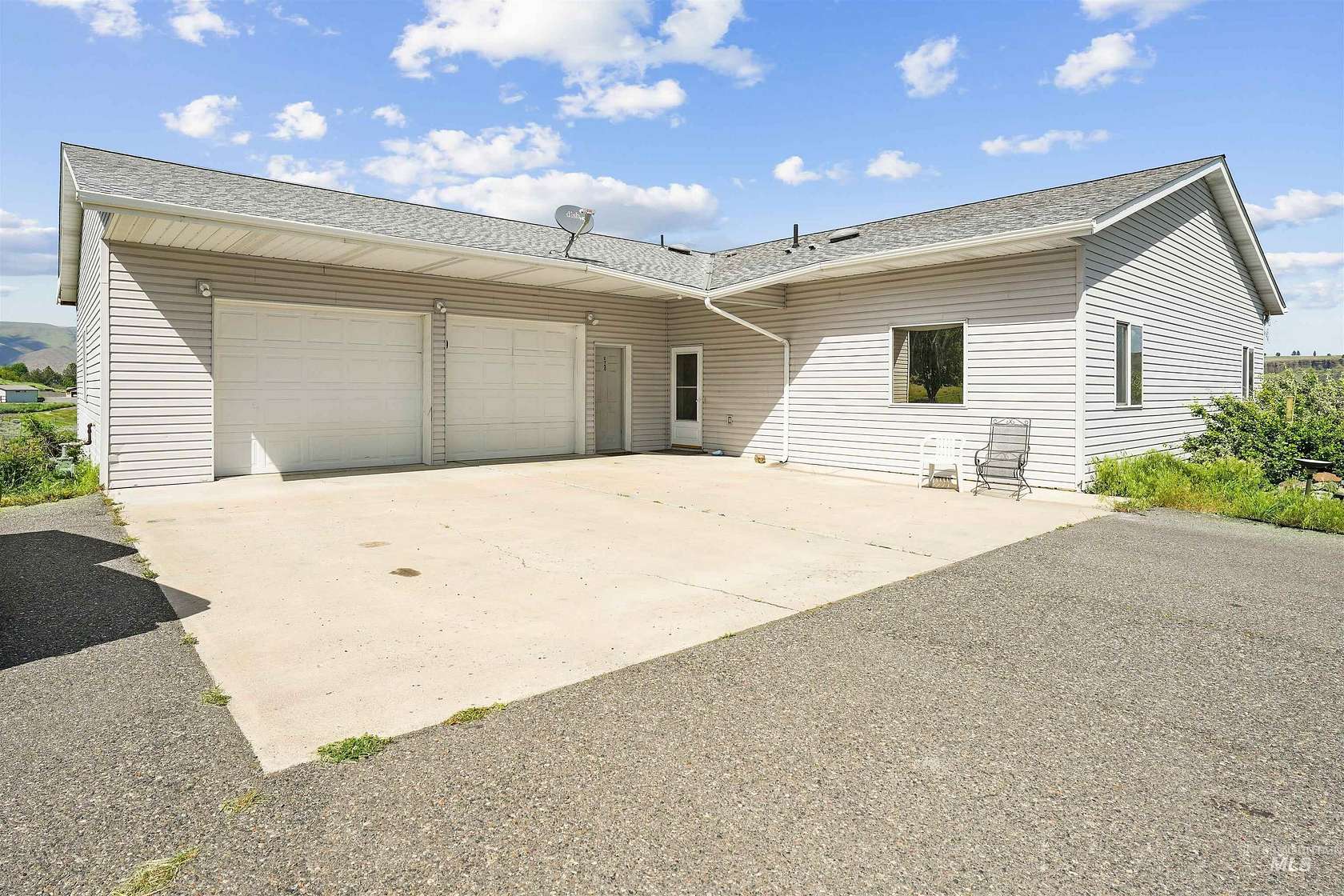 5 Acres of Land with Home for Sale in Clarkston, Washington