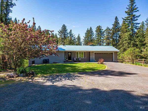 13.8 Acres of Land with Home for Sale in Moscow, Idaho
