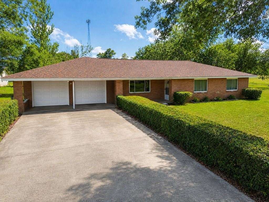 13.9 Acres of Land with Home for Sale in Kirbyville, Texas