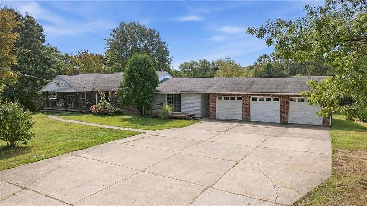 25.2 Acres of Land with Home for Sale in Hanover Township, Pennsylvania