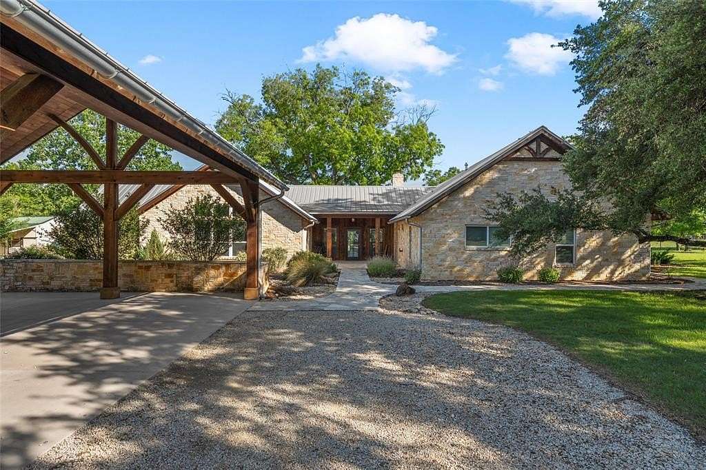 8.18 Acres of Land with Home for Sale in Waco, Texas
