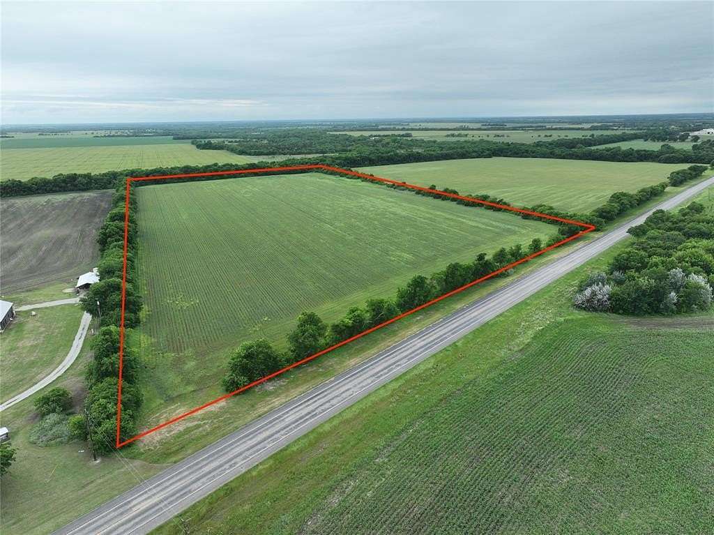 27 Acres of Commercial Land for Sale in Honey Grove, Texas