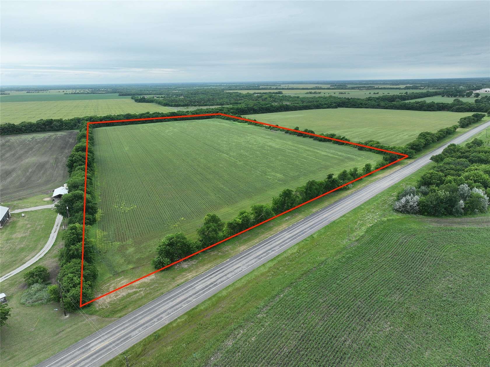 27 Acres of Commercial Land for Sale in Honey Grove, Texas