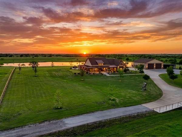 68.3 Acres of Land with Home for Sale in Ennis, Texas