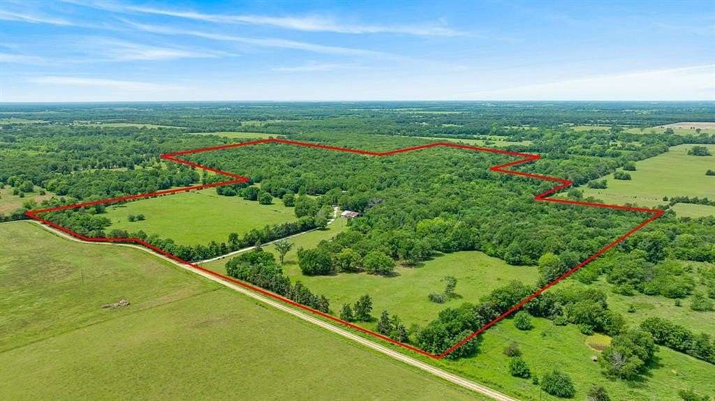 134 Acres of Land with Home for Sale in Paris, Texas