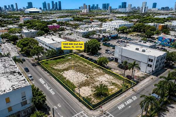 0.1 Acres of Commercial Land for Lease in Miami, Florida