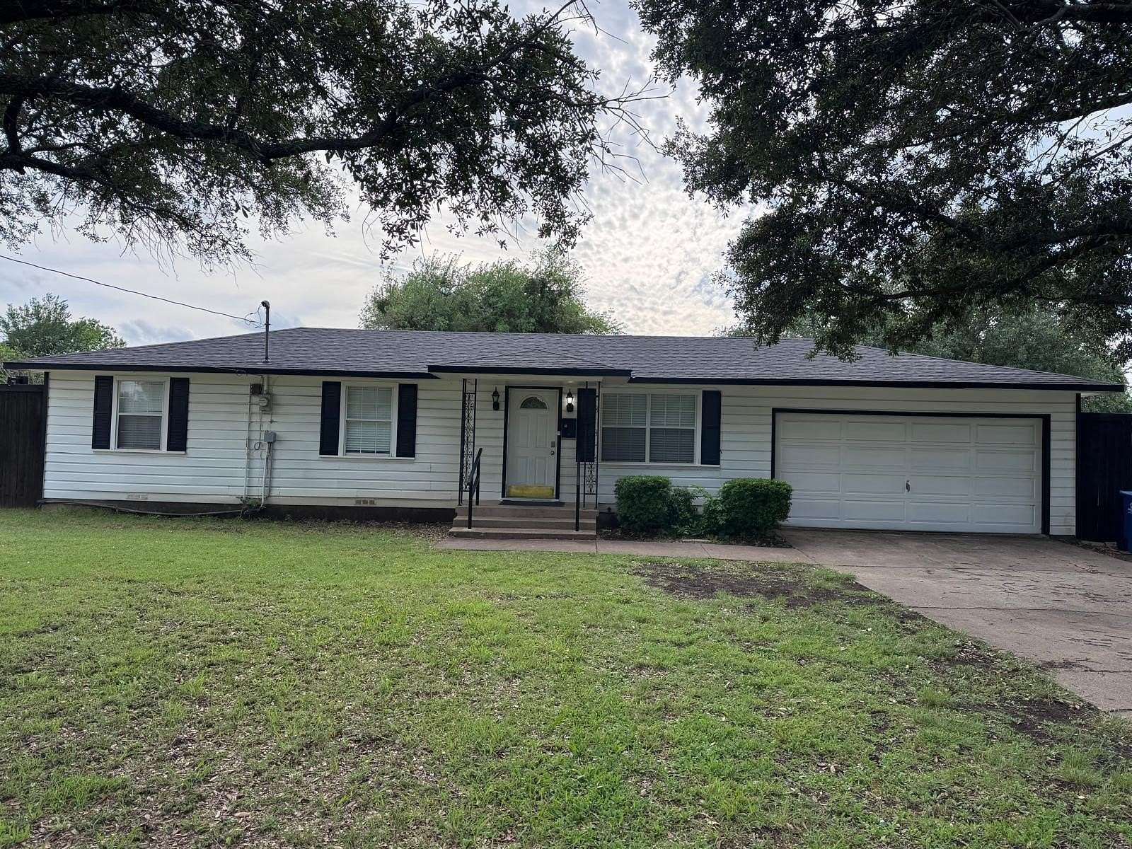 1.74 Acres of Land with Home for Sale in DeSoto, Texas