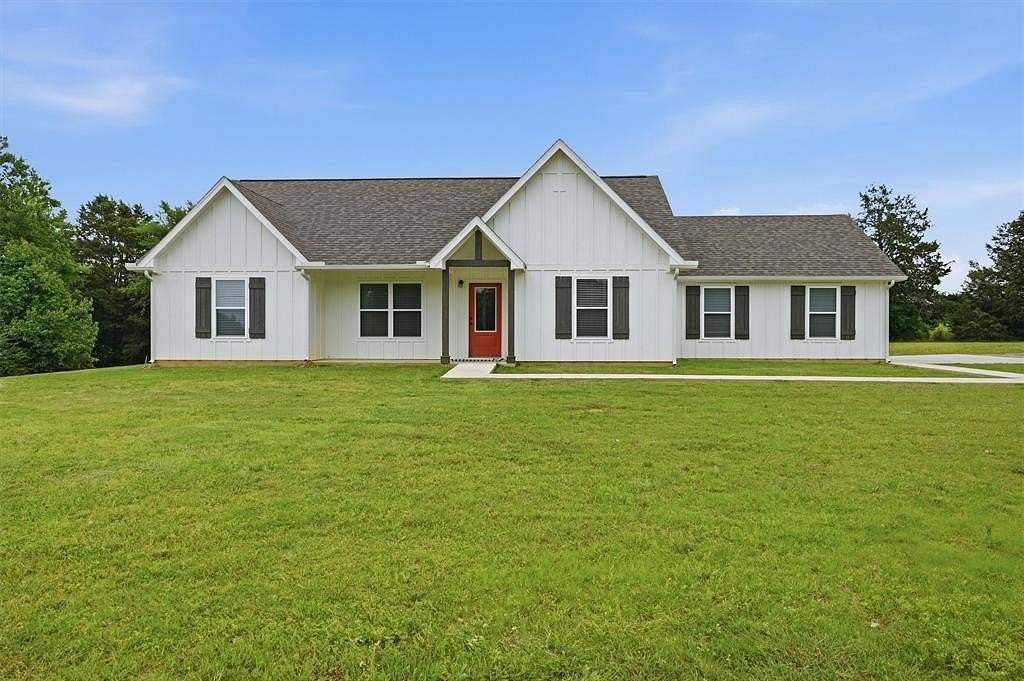 2 Acres of Land with Home for Sale in Gordonville, Texas