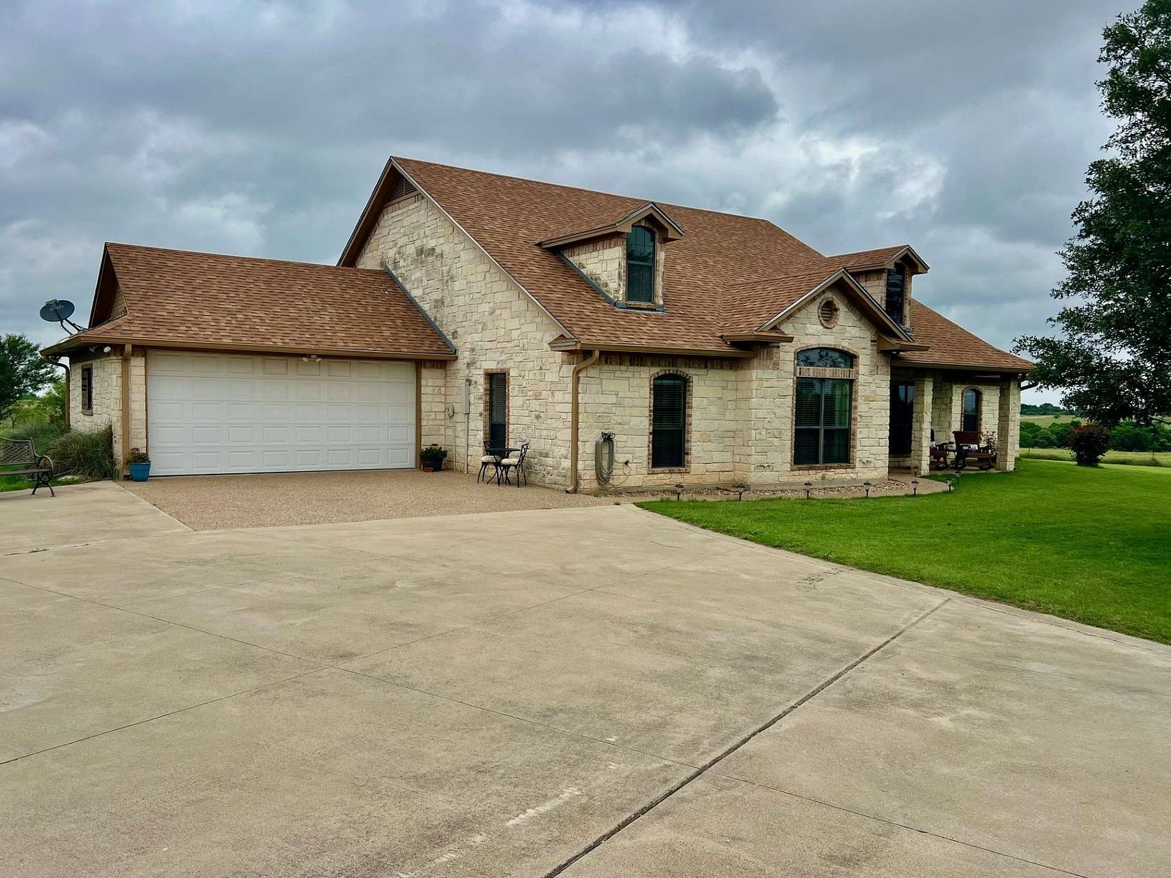 70 Acres of Land with Home for Sale in Moody, Texas