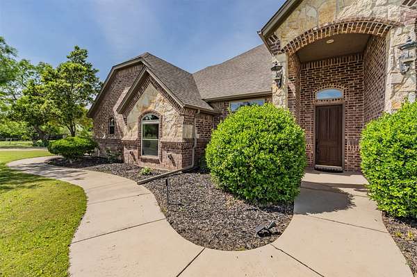 2.52 Acres of Land with Home for Sale in Paradise, Texas