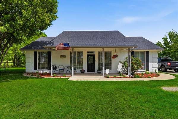 2.19 Acres of Land with Home for Sale in Mabank, Texas