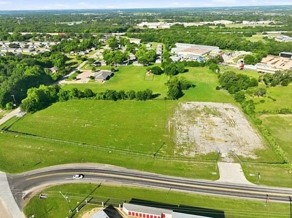 5 Acres of Commercial Land for Sale in Ennis, Texas