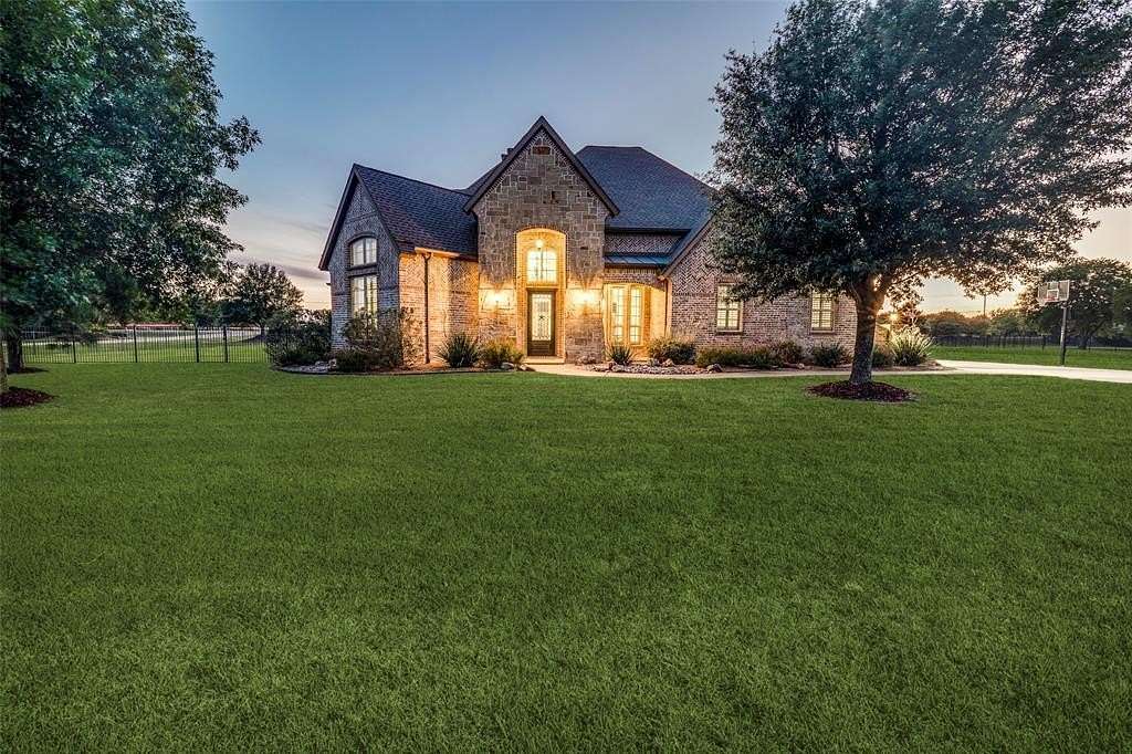 2 Acres of Land with Home for Sale in Lucas, Texas
