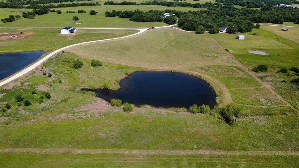 11 Acres of Recreational & Residential Land for Sale in Gainesville, Texas