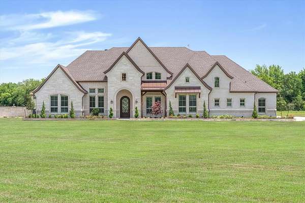 20 Acres of Recreational Land with Home for Sale in Wills Point, Texas