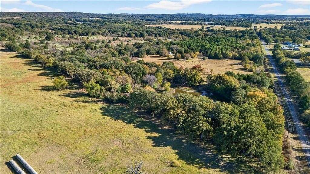 10 Acres of Land for Sale in Eustace, Texas