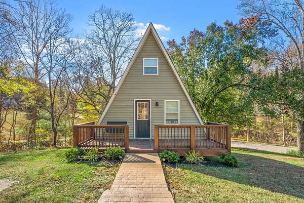 2 Acres of Land with Home for Sale in Clarksville, Tennessee