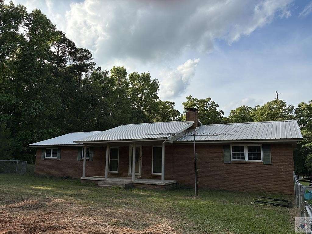 2.36 Acres of Land with Home for Sale in Texarkana, Arkansas