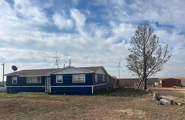 2.76 Acres of Land with Home for Sale in Muleshoe, Texas