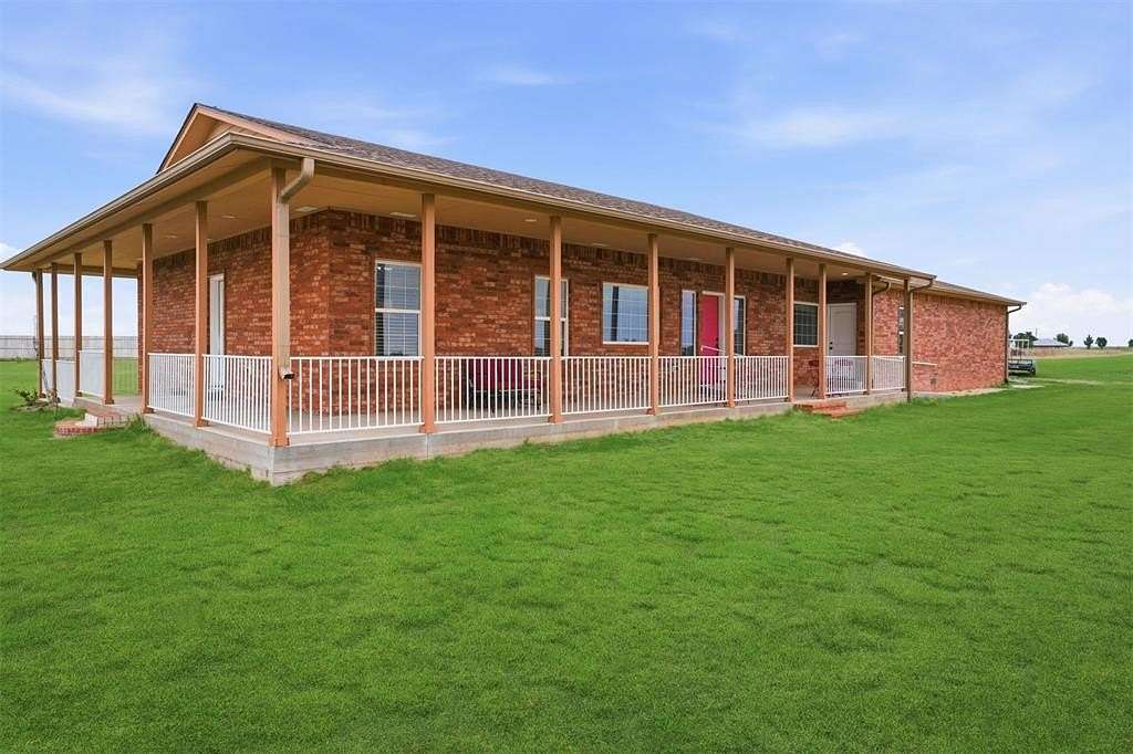 10 Acres of Land with Home for Sale in Sayre, Oklahoma
