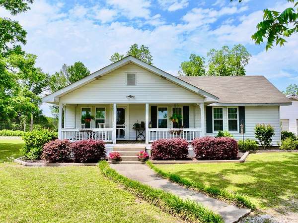 4.24 Acres of Mixed-Use Land for Sale in Grove Hill, Alabama