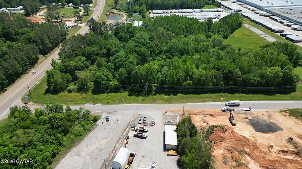 2.33 Acres of Residential Land for Sale in Lexington, Tennessee