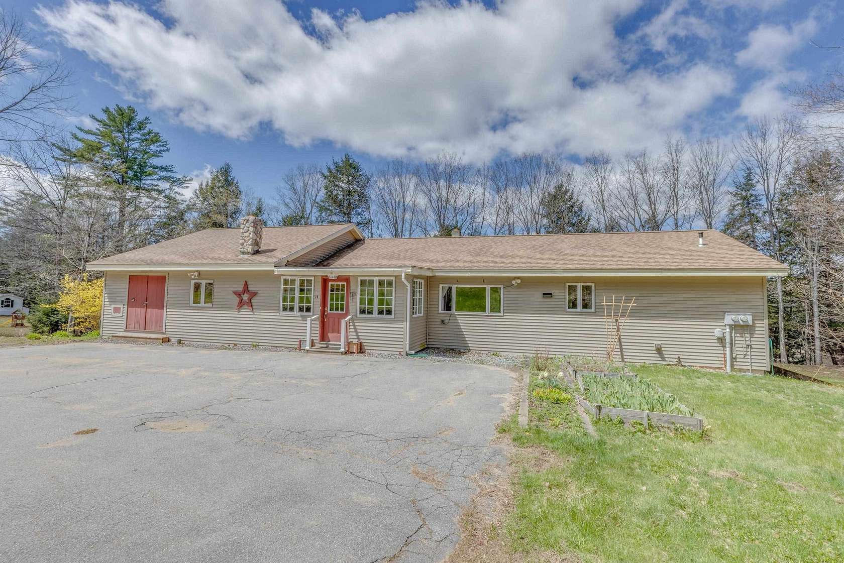 13.6 Acres of Land with Home for Sale in Campton Town, New Hampshire