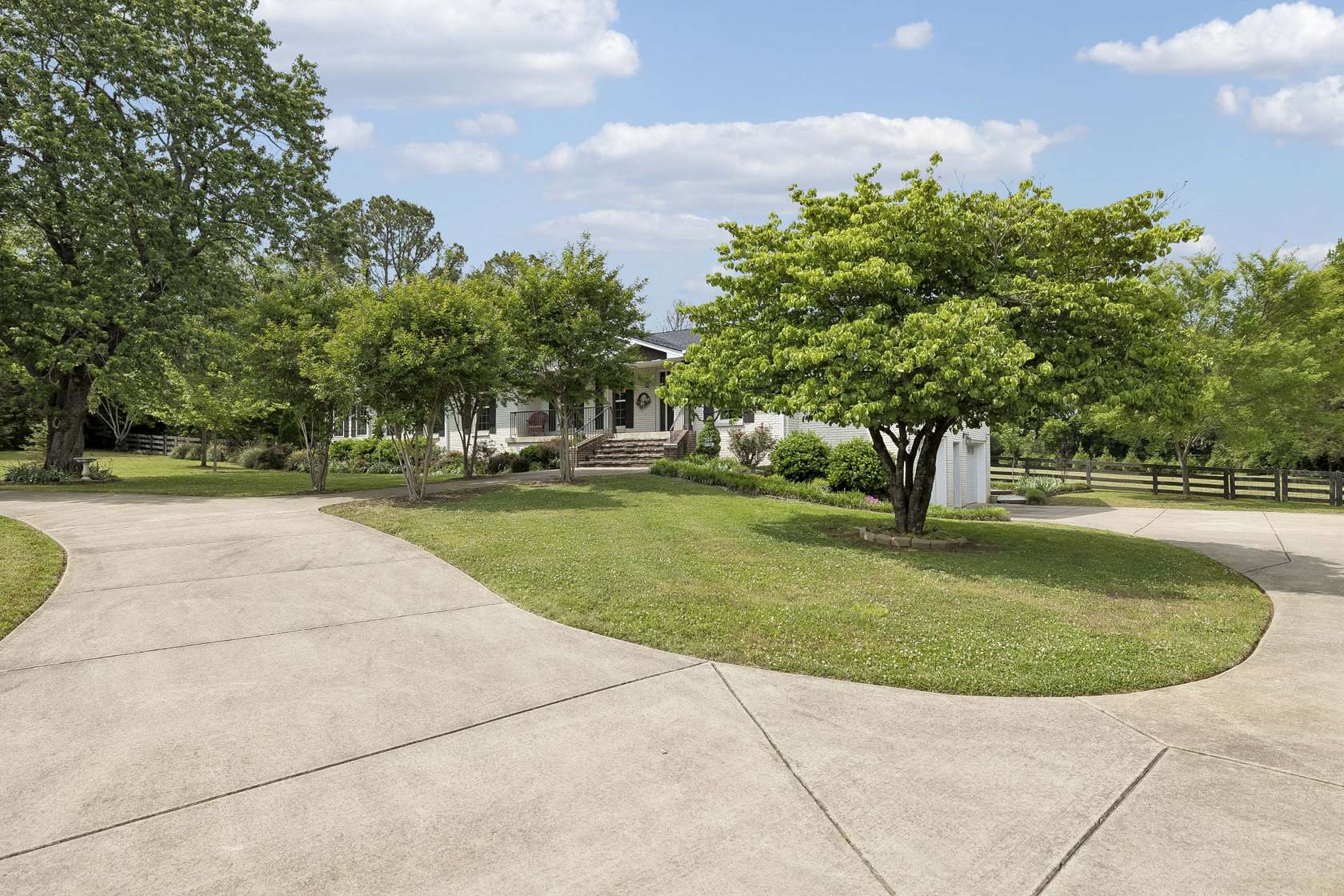 3.3 Acres of Land with Home for Auction in Murfreesboro, Tennessee