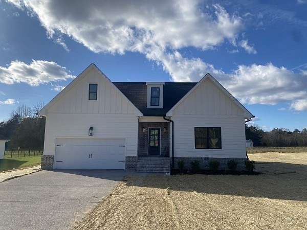 5 Acres of Land with Home for Sale in Lebanon, Tennessee